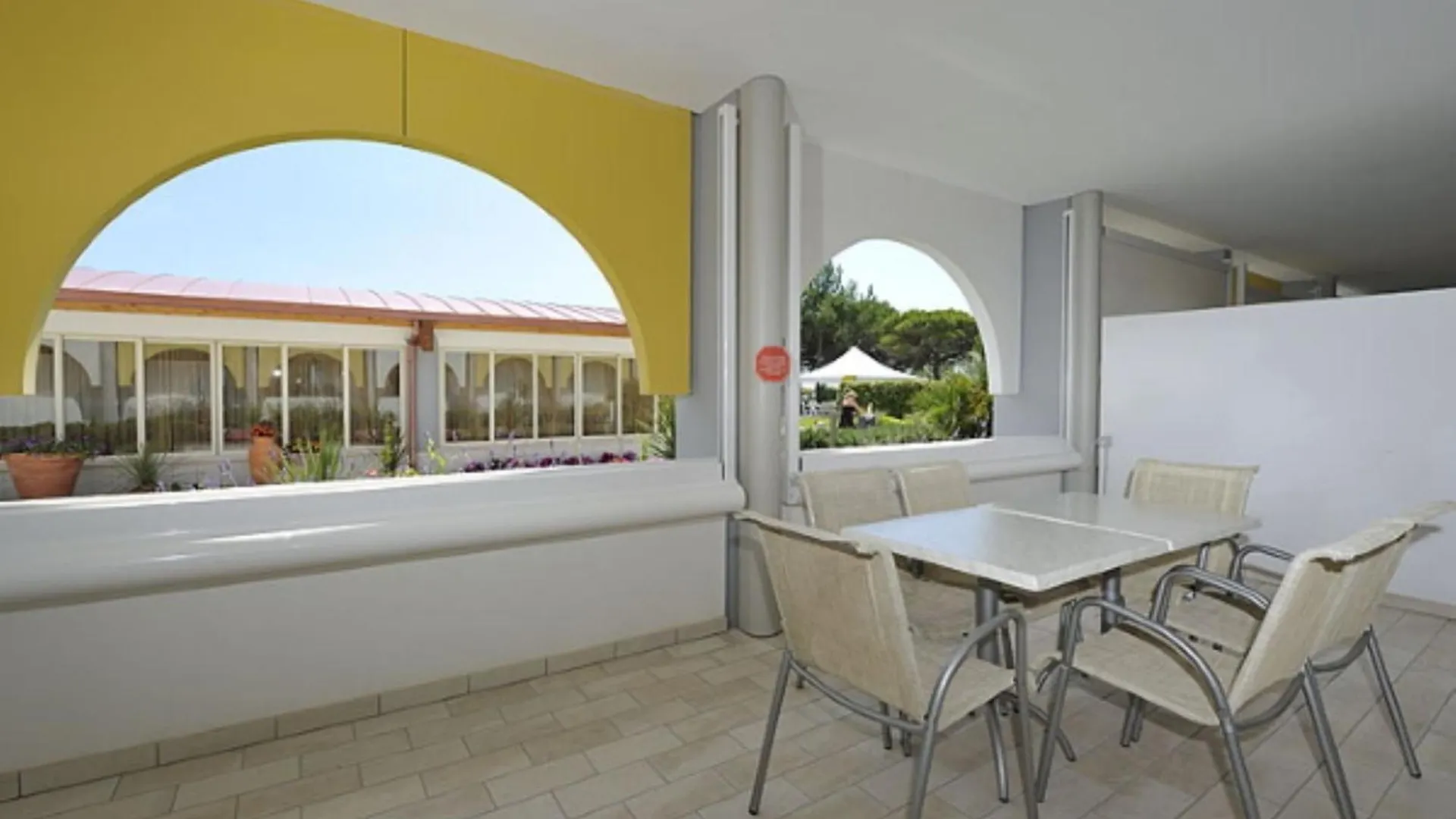 Spacious Apartment With A Bright Outdoor Terrace Bibione