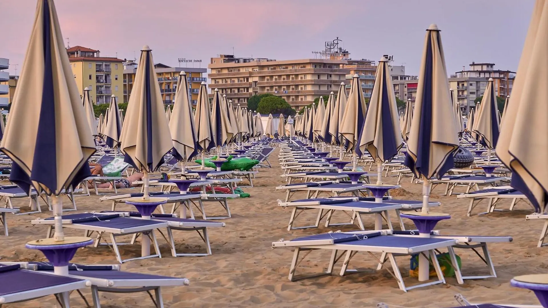 Spacious Apartment With A Bright Outdoor Terrace Bibione 0*,