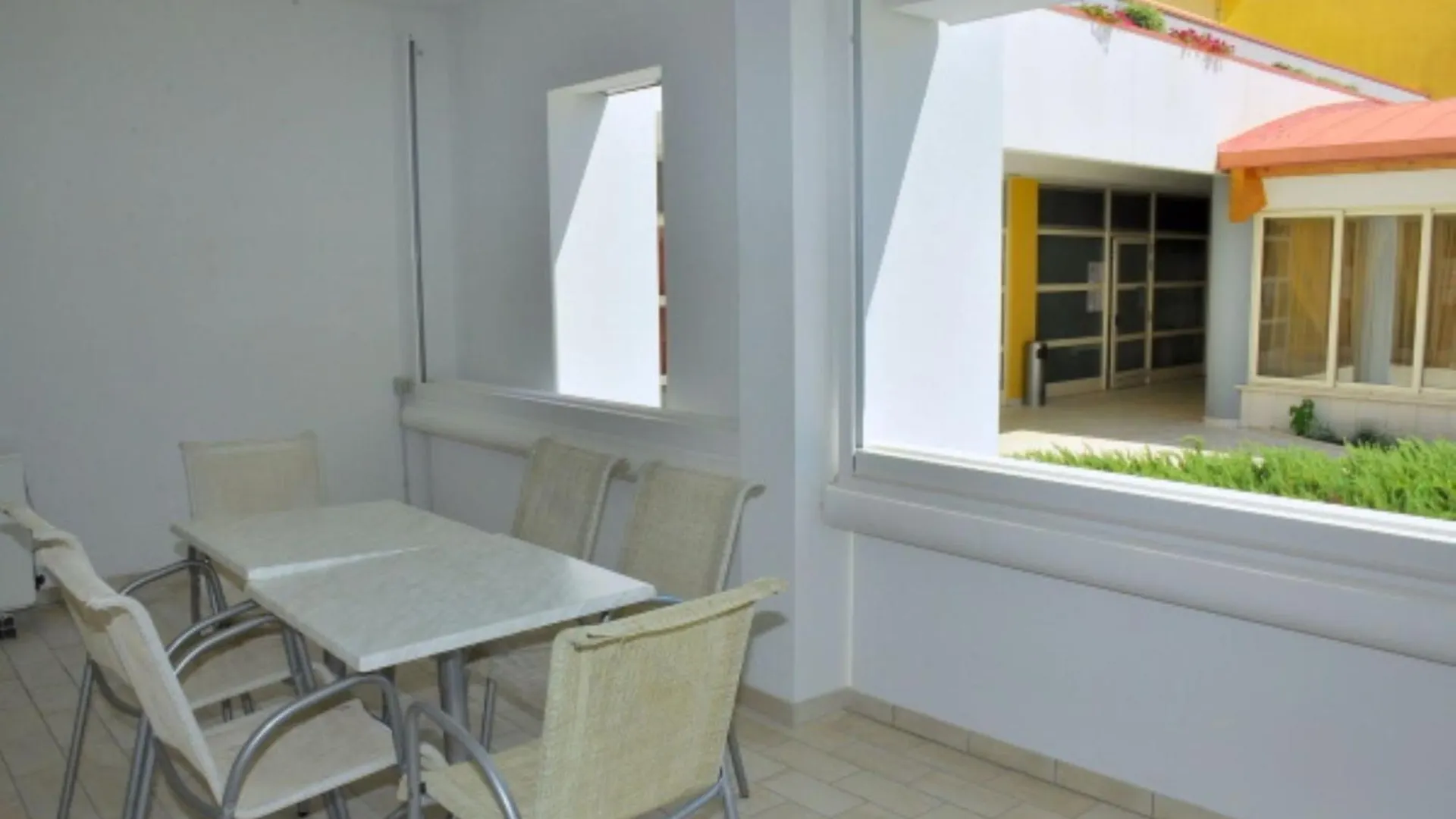 Spacious Apartment With A Bright Outdoor Terrace Bibione Italy